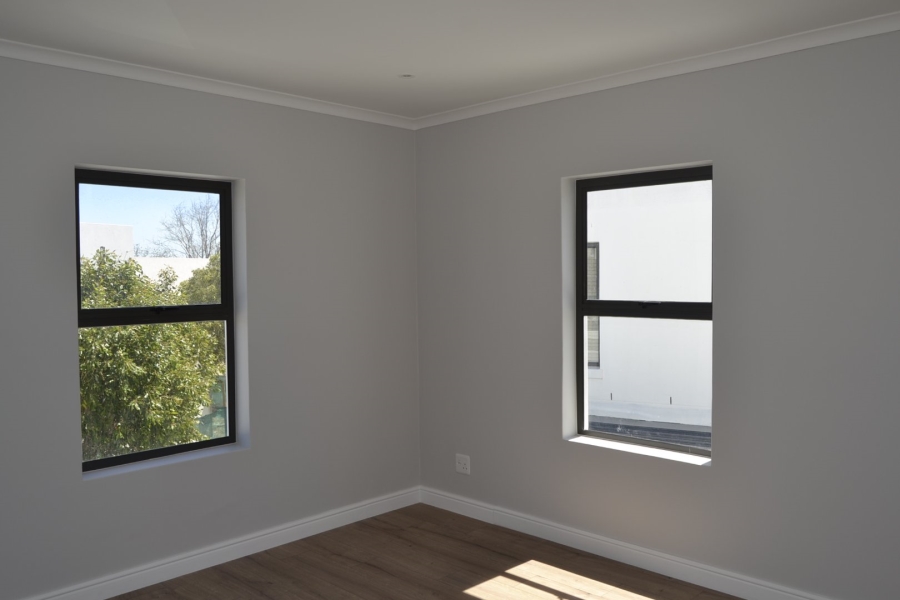 3 Bedroom Property for Sale in Croydon Gardens Estate Western Cape